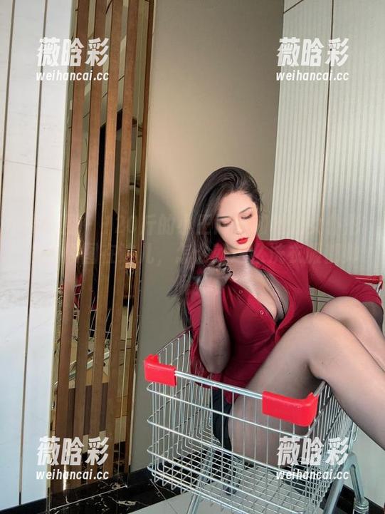 120斤的小王同学 微密圈 - 120斤的小王同学和她的女仆形象,原图在这儿,怎么就这么洗衣服都帅呢!
