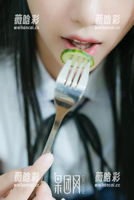 GIRLT果团网 - 王语纯夏日在线图集：你不会想错过这样的视线交汇
