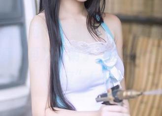 GIRLT果团网 - 熟悉的味道，莫雅淇白丝最新分享，再次证明了“白丝也是一种态度”！