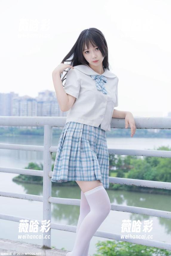 瞧这个露背毛衣，喵糖映画又来撒娇！精选写真有点“小心机”。