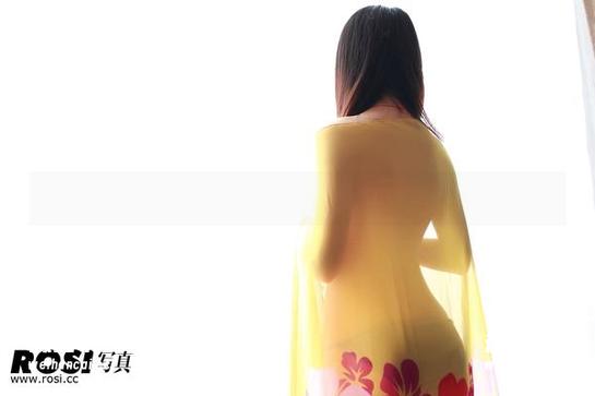 ROSI - 当美图遇见恋恋：你确定这不是新款腿部护肤品广告？