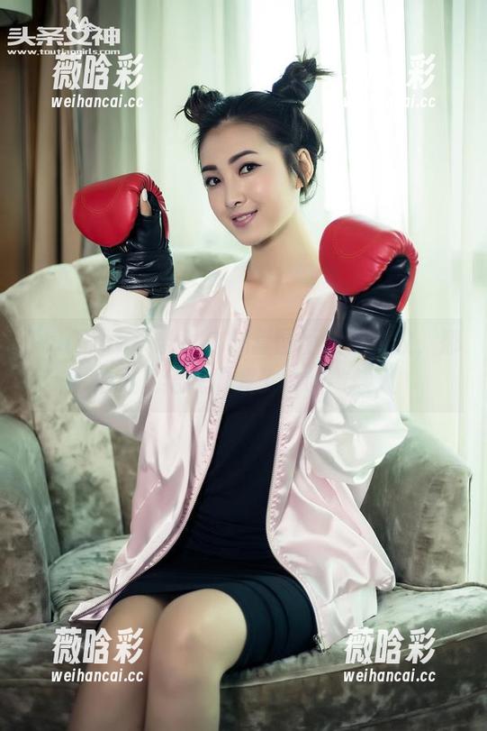 TouTiao头条女神-娜依灵儿 TouTiao头条女神 - 套图不止是豹纹,娜依灵儿给我们教了啥叫做馋人