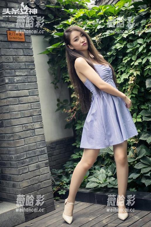 TouTiao头条女神-洛洛可 TouTiao头条女神 - 洛洛可的皮衣游戏:高清壁纸,谁来pick一下?