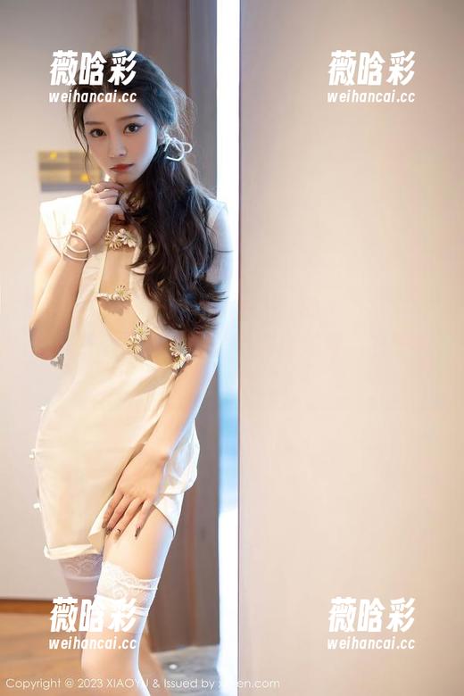 XIAOYU语画界 - 玥儿玥er的美图，果然是灰丝的绝妙搭配，这到底是要穿衣服还是不穿呢？