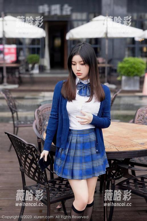 Xiuren秀人网 - 上班族的烦恼与魅力：周于希dummy的写真和办公室故事。