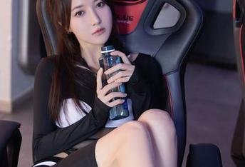 Xiuren秀人网 - 厨娘媃柔rourou的最新图包，谁说锅碗瓢盆不能养眼？