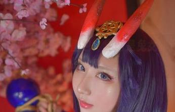 Saku兔女郎的写真图包：真的是兔女郎还是别的什么？