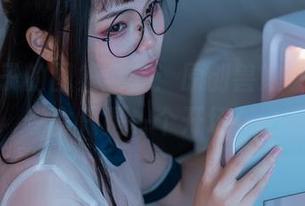 七月喵子的图集全套：原创兽娘气息，月食只是一个开场！