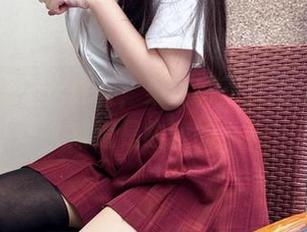 私房原图上这修女，果然有不呆猫的影子，难道是故意的？