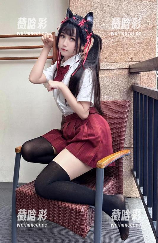 私房原图上这修女，果然有不呆猫的影子，难道是故意的？