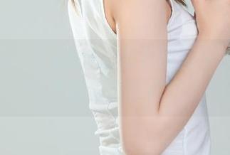 丽柜 - Vicky的泳衣私拍原图——水中小鸭的种草仪式！