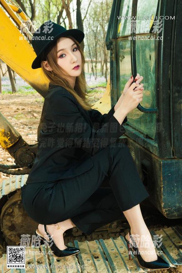 丽柜 - 兔子出新招！最新图包里的美脚，看完咋觉得情绪变得复杂了呢？