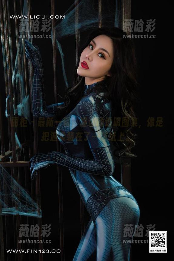 丽柜 - 最新一辑，潼潼的透明图集，像是把温柔装在了一张纸上。