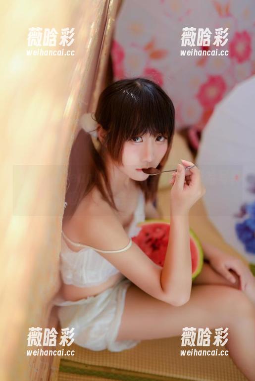 九曲Jean 看,九曲Jean的魔力藏在她的斯卡哈写真里,超有学生会学姐的气场哦!