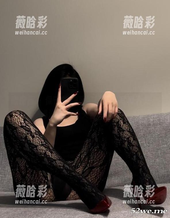 保守的二舅妈 微密圈 - 保守的二舅妈的天台写真合集,满满都是“天台好物”!