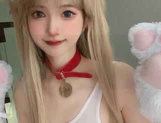 恍惚之间，倦倦喵的小脚丫成了我新的桌面美图，月亮都羞愧了。