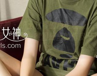 克拉女神 - 护士江琴的原图收集：乍看像职场风，仔细一瞧图册里的俏皮又开始上头
