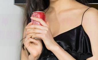 克拉女神 - 重磅推出：雅楠全套网袜，下载的时候，请保持心脏平静！
