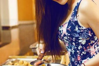 推女神 - 宋梓诺Bee的“娇媚”作品分享：看得我肚子咕咕叫