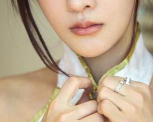 推女郎 - 最新作品集：夏婉婉在浴室玩水，看来我们都得跟上这个潮流了。