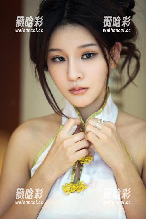 推女郎 - 最新作品集：夏婉婉在浴室玩水，看来我们都得跟上这个潮流了。