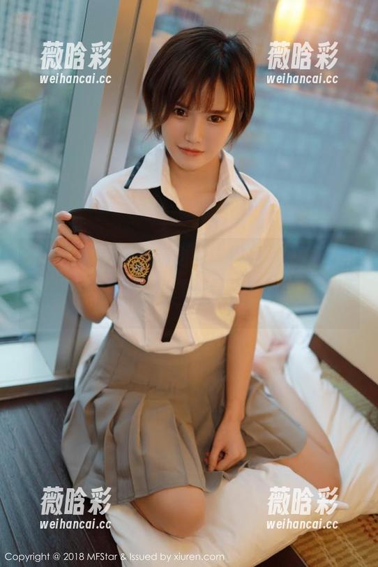 模范学院-甜筒晓彤 模范学院 - 甜筒晓彤的“裸足”写真,果然不负众望,大家都想看看她的精彩角度。