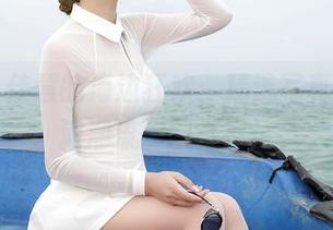 爱丝 - 佳慧的海边狂欢：精选写真集，沙滩潮流一网打尽！