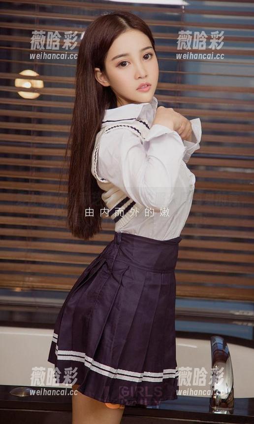 爱尤物 - 徐莉芝Booty校服：原图里的青春气息，图册又藏着点小忐忑