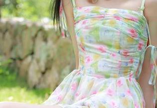 秀人网 - Manuela玛鲁娜美足写真，放你网盘，它可是大作，一不小心就成了绝绝子！