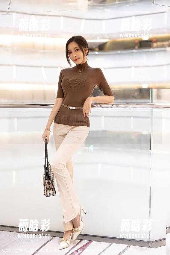 秀人网 - 分享时间到！安然Maleah的制服套图，谁能拒绝？