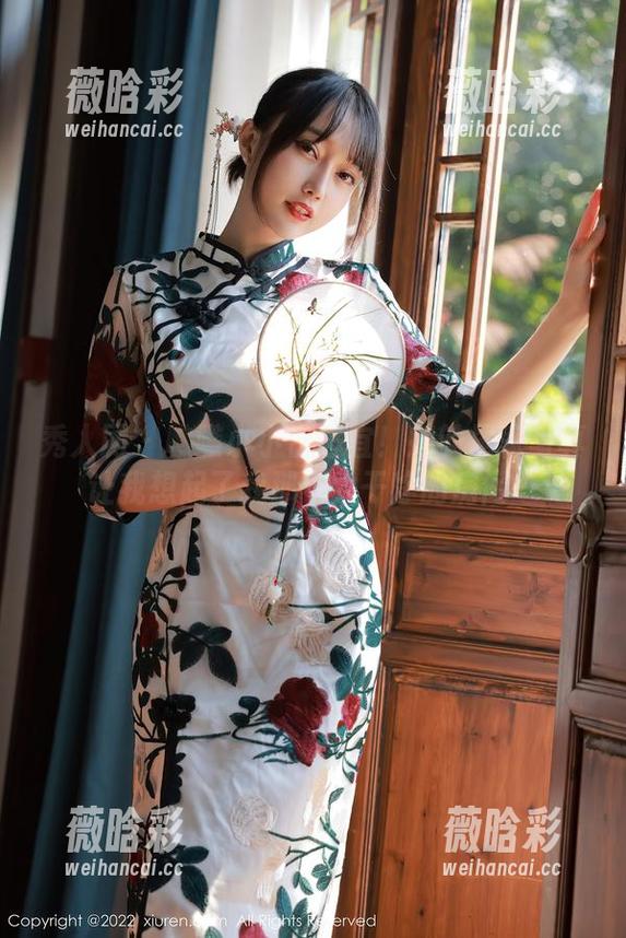 秀人网 - 瞧瞧小小白思宜！她的居家写真让我想起了我那不太干净的房间…