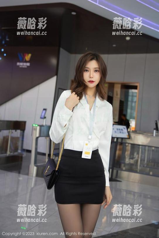 秀人网 - 林子遥在全套性感写真里，卖萌也是一门技术活呐，快来看原图，解密她的少女心！