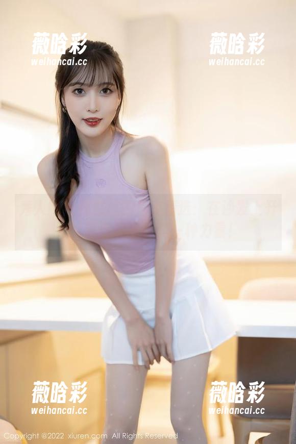 秀人网 - 林悠悠的居家精选：在沙发上开会，素颜照也能是一种力量！