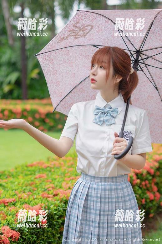 秀人网 - 模特悦悦晒的内衣套图，下载之后心里默默盘算：是不是该减肥了？