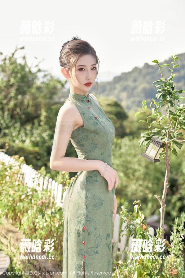 秀人网 - 漂浮的猫咪巨臀妹妹，私人泳装美图，随风潜入她的世界。
