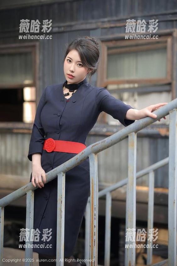 秀人网 - 袁圆的女仆写真：谁说清洗桌子不可以优雅？