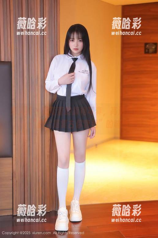 秀人网 - 陆萱萱的旗袍写真，高清却带点“我就是复古你管我”的味道