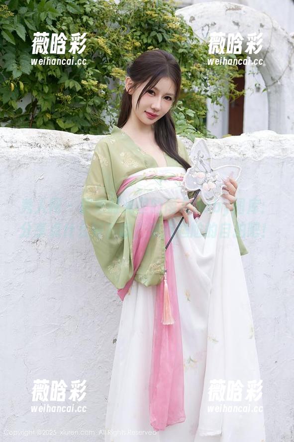 秀人网 - 居家时光里的雨儿baby图库：分享点什么好？哦，来点尴尬的自拍吧！
