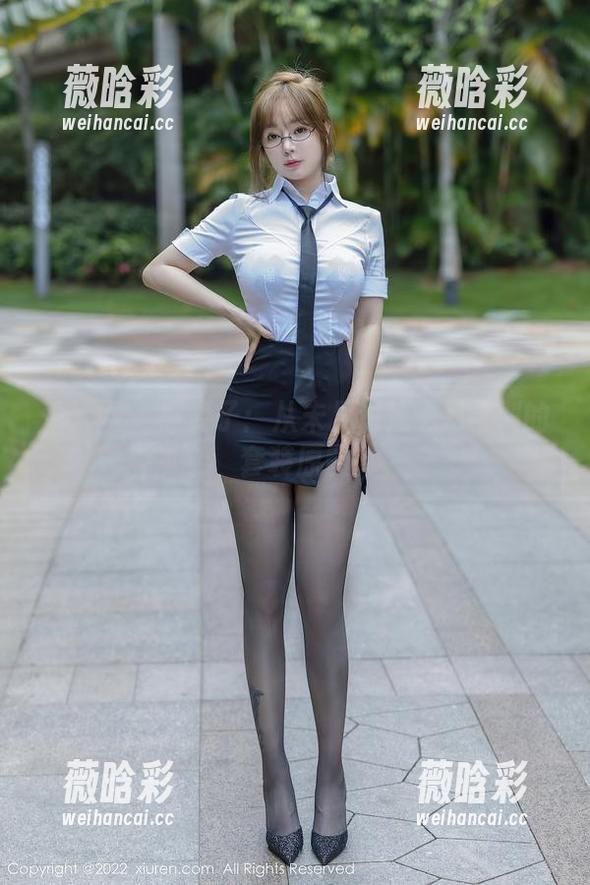 秀人网-黑麦子 秀人网 - 黑麦子:从未见过这么...特别的套装原图