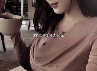 微密圈 - 忆苦思甜？“紫色哒豚豚”早期照片集，别相信这个免费甜头