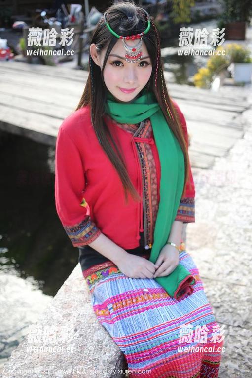美媛馆 - 唐琪儿的紧身牛仔裤：网盘里的曲线之舞，快来下载哦！