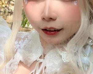 高清在手，图册随行：自闭颜球球与吉他妹妹，来一场不太正常的虚拟音乐会！
