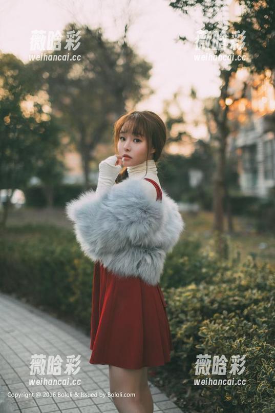 菠萝社 - 分享柳侑绮Sevenbaby美腿套图：腿长不是别人给的，是我买的！