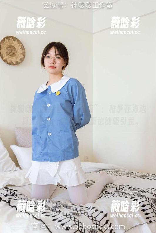 袜啵啵 - 最新图库“海店”：稚予在海边，真没想到，这样的拍摄也能吸引我。
