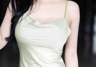 语画界 - 唐宁宁的自拍原图：就问你，为啥这么可爱？