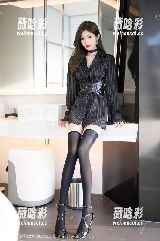 语画界 - 不只是校服，杨紫嫣的套图分享里藏着什么情愫呢？
