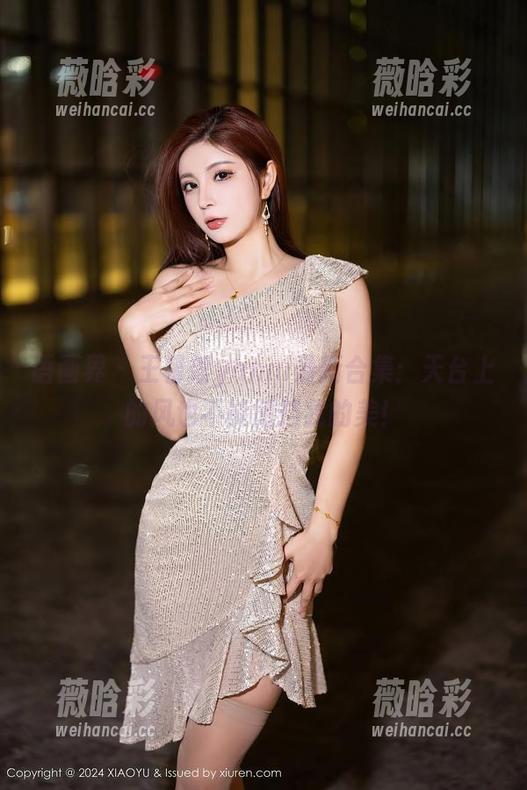 语画界 - 王馨瑶yanni最新合集：天台上的风也不能阻挡我的美！