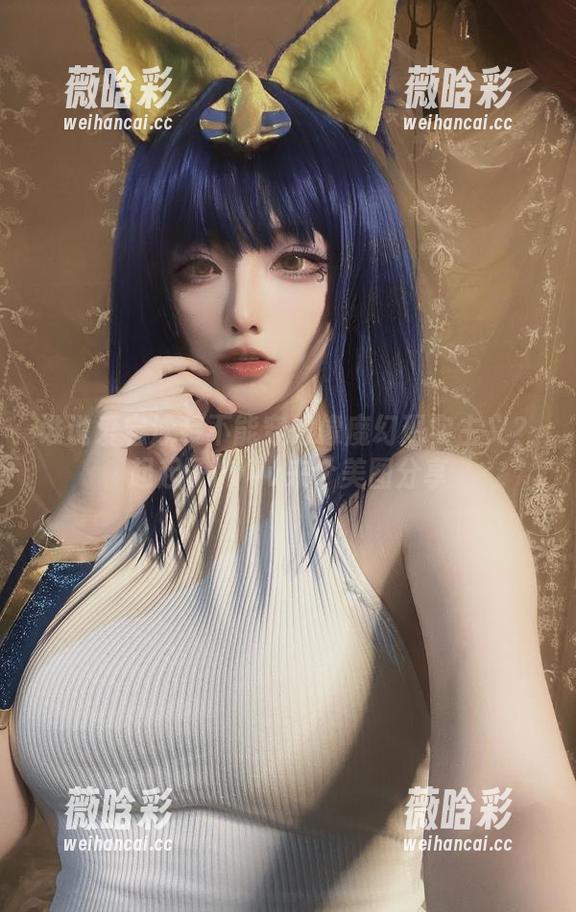 谁说爱宕泳装不能穿得像魔幻现实主义？起起子vvvv来个美图分享