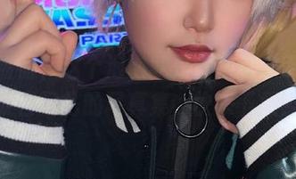 你没看错，这个泡泡就是逊啦这次带来了夏日记忆的写真集，快来下载！