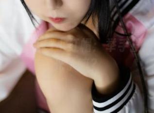 逐月Su的童话镇小红帽：举手投降于无圣光了嘛？